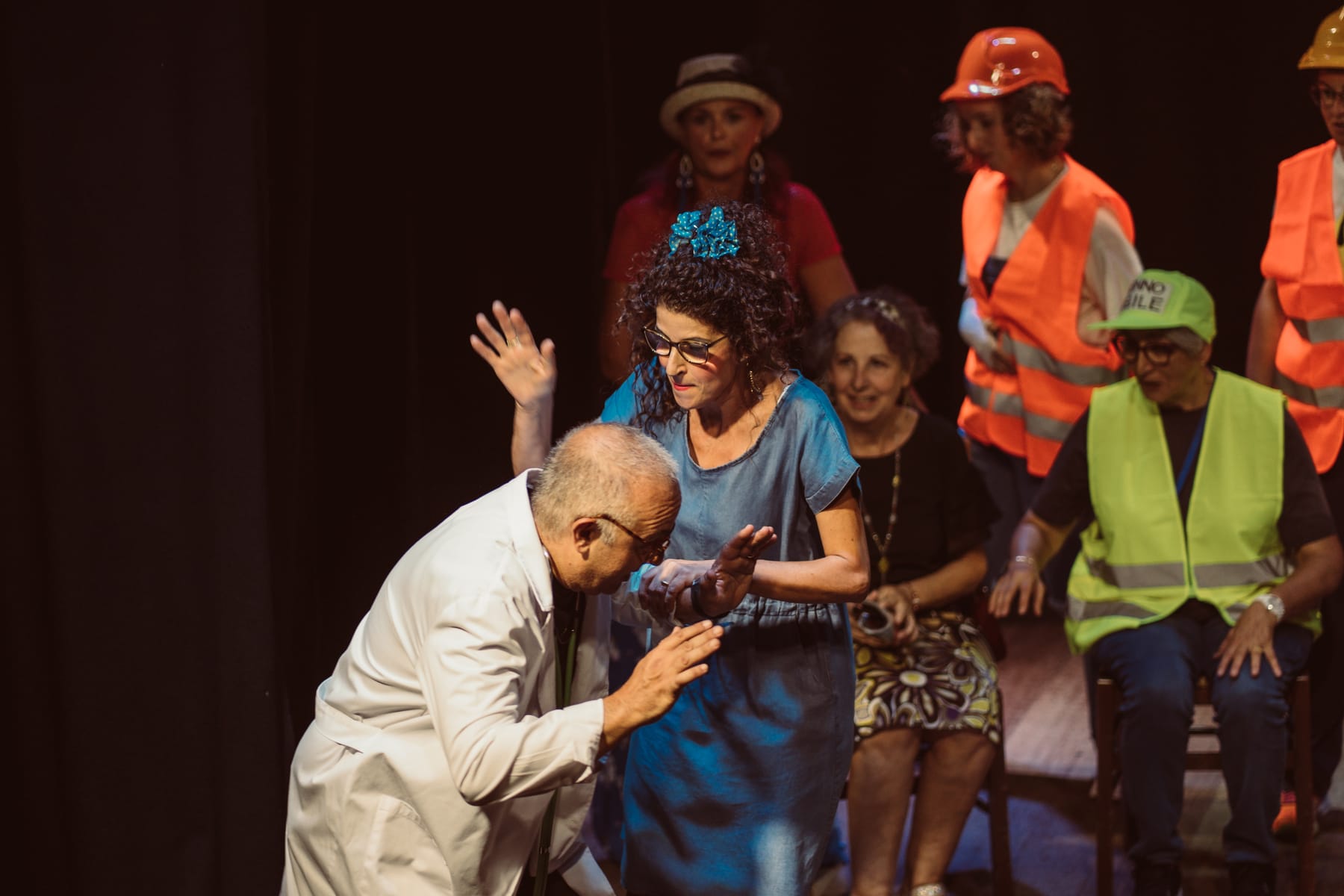 Commedia Sarda: la scena si riempie di gente