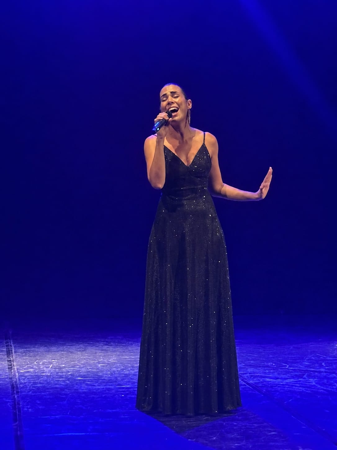 Roberta Gaviano: la voce che riempie la sala